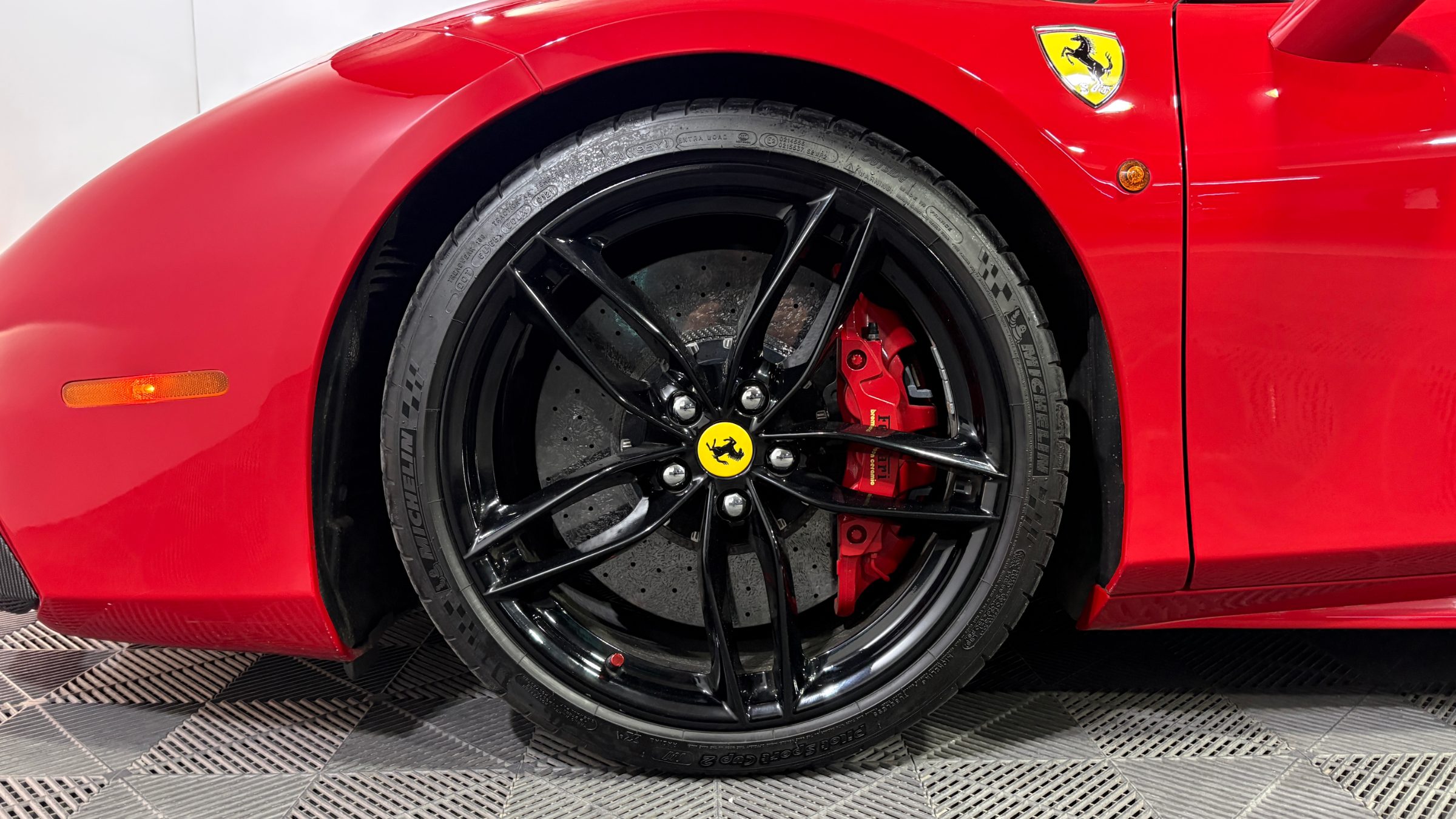 Ferrari 488 — foto 24 de 25