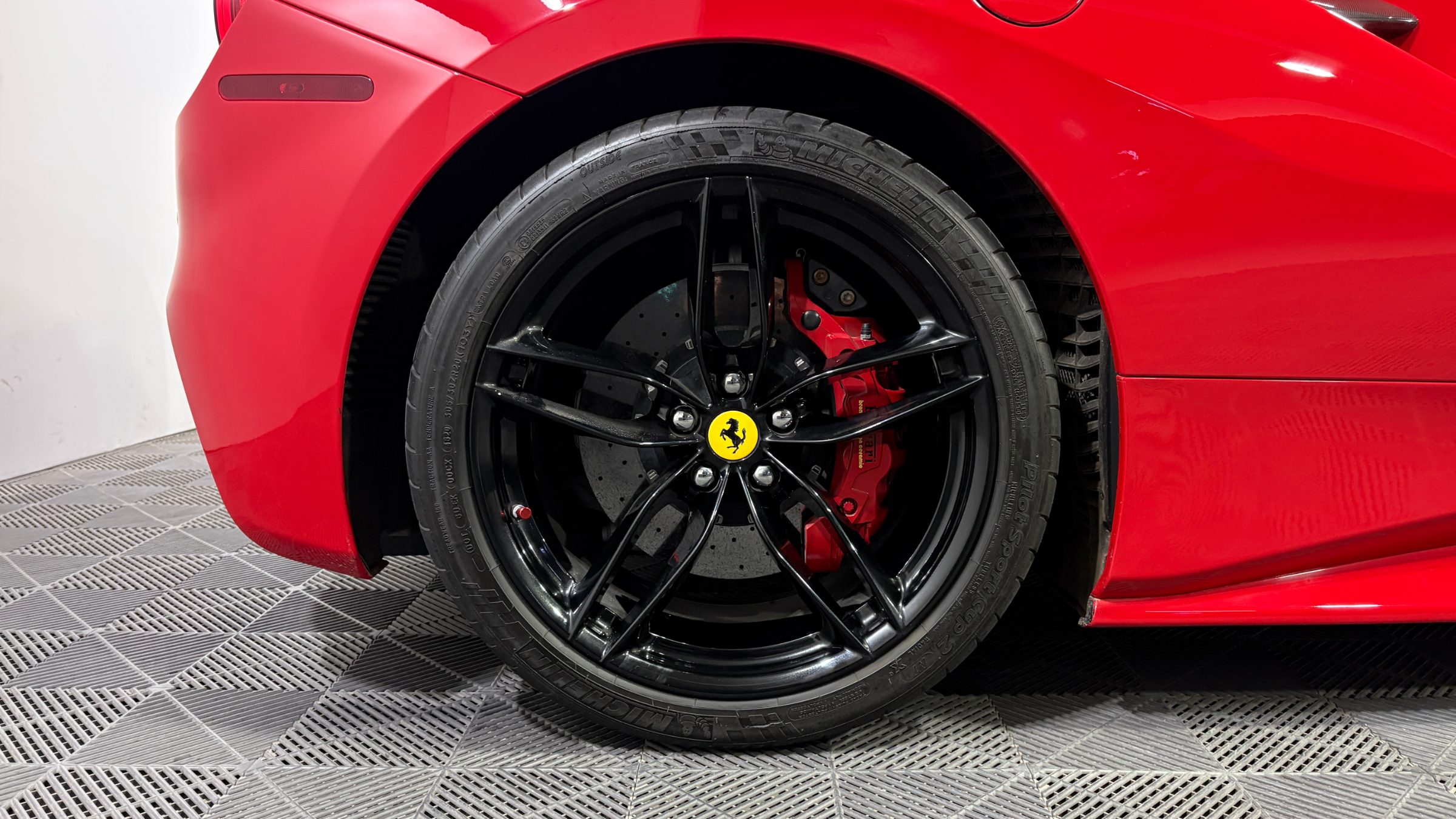 Ferrari 488 — foto 22 de 25