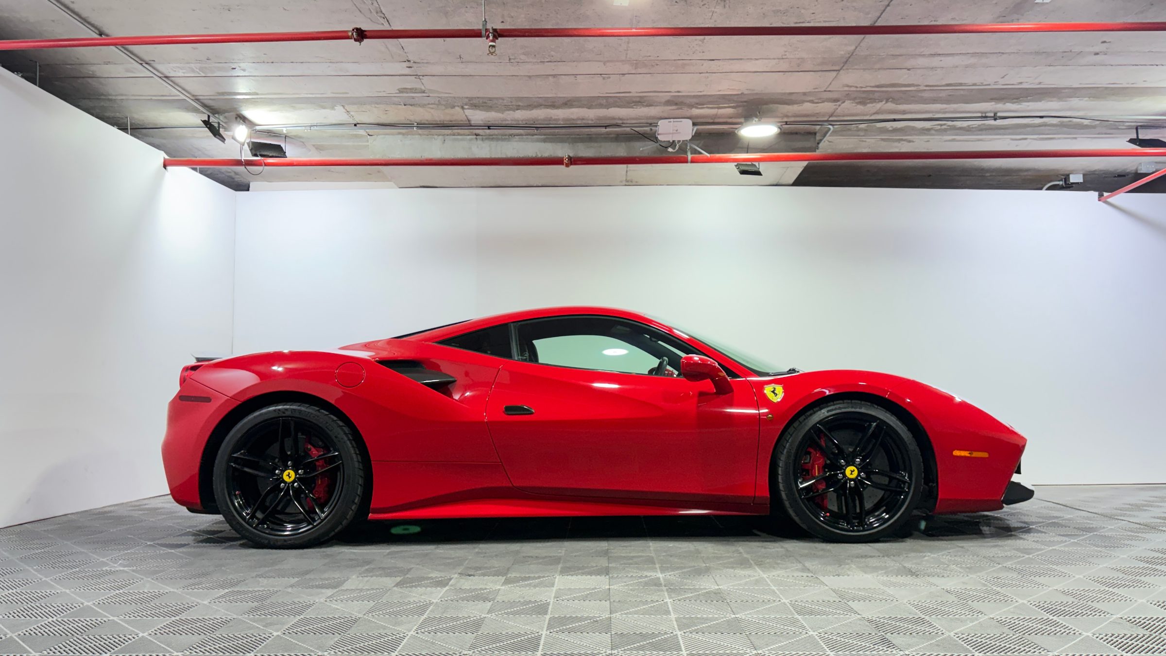 Ferrari 488 — foto 6 de 25