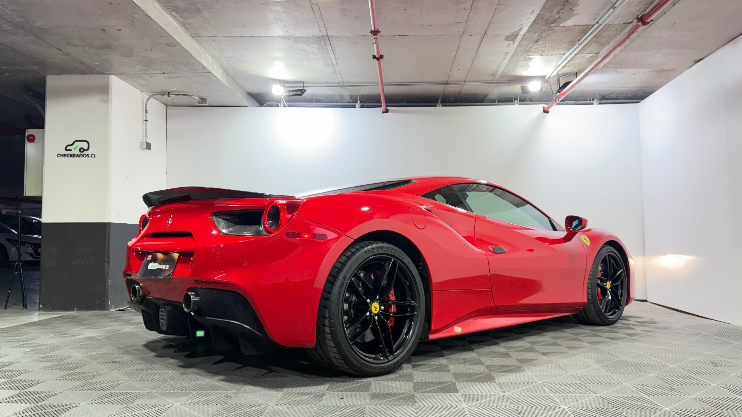 Ferrari 488 — foto 7 de 25