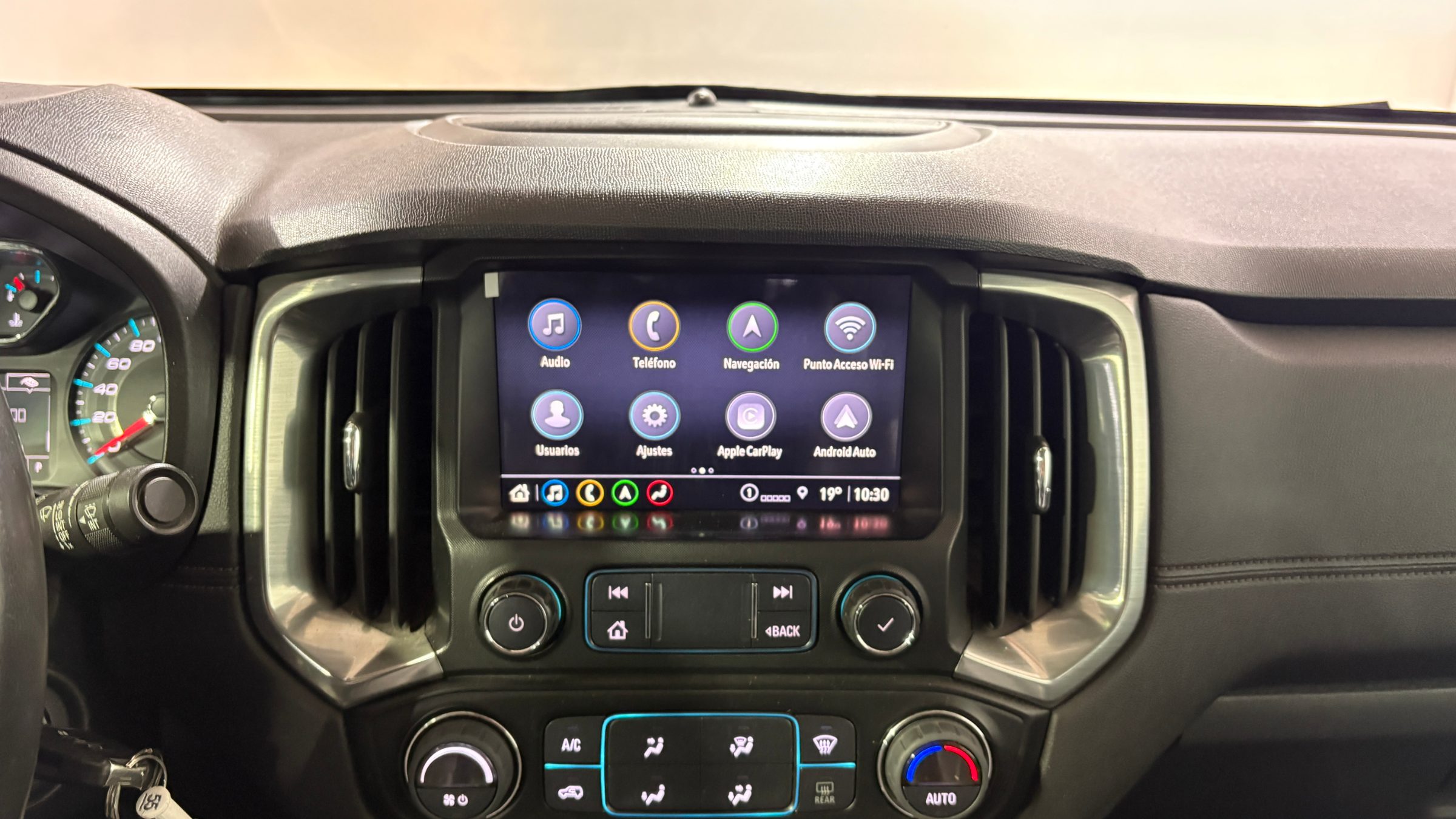 Chevrolet Colorado — foto 18 de 25