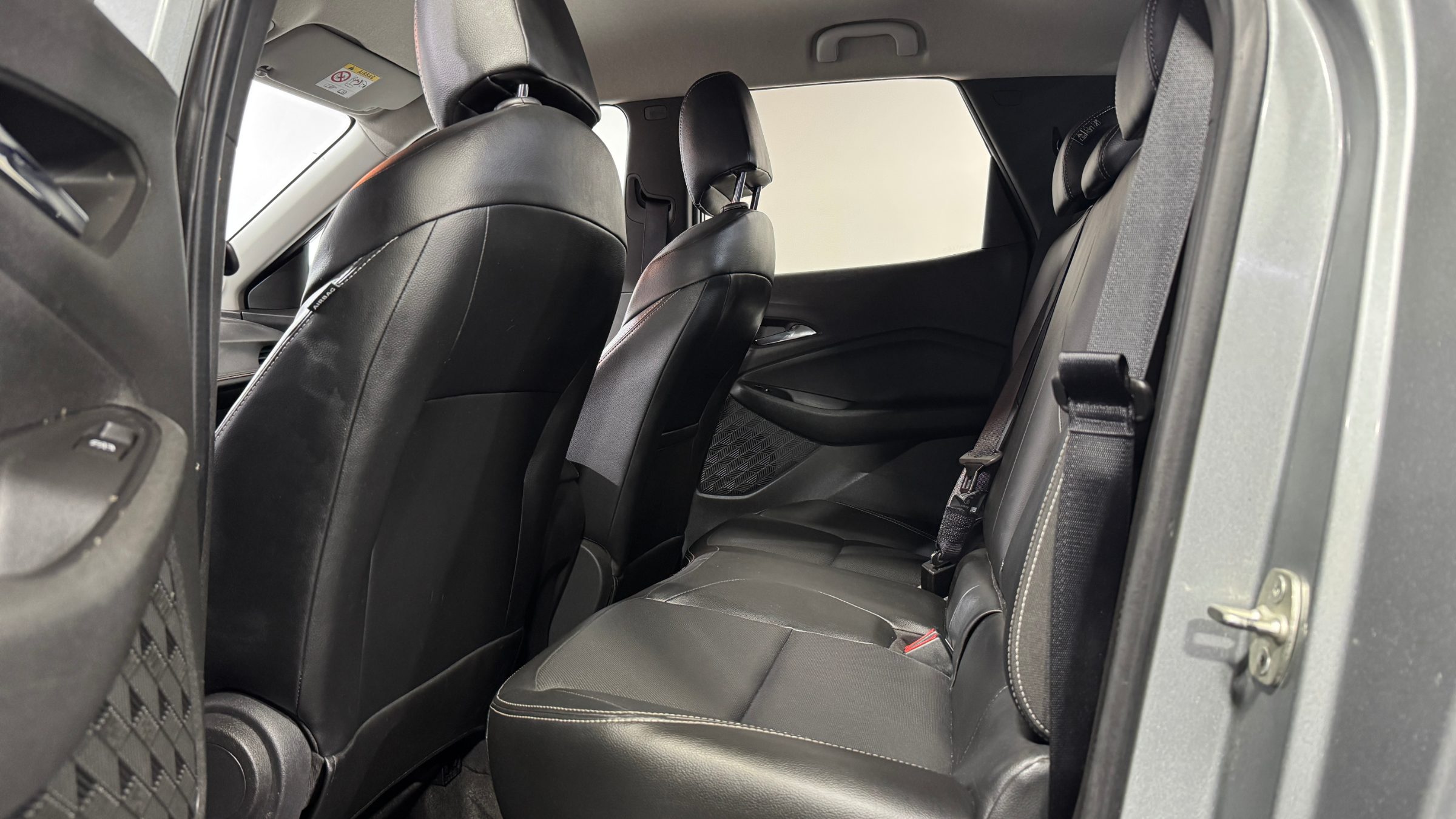 Chevrolet Montana — foto 11 de 22