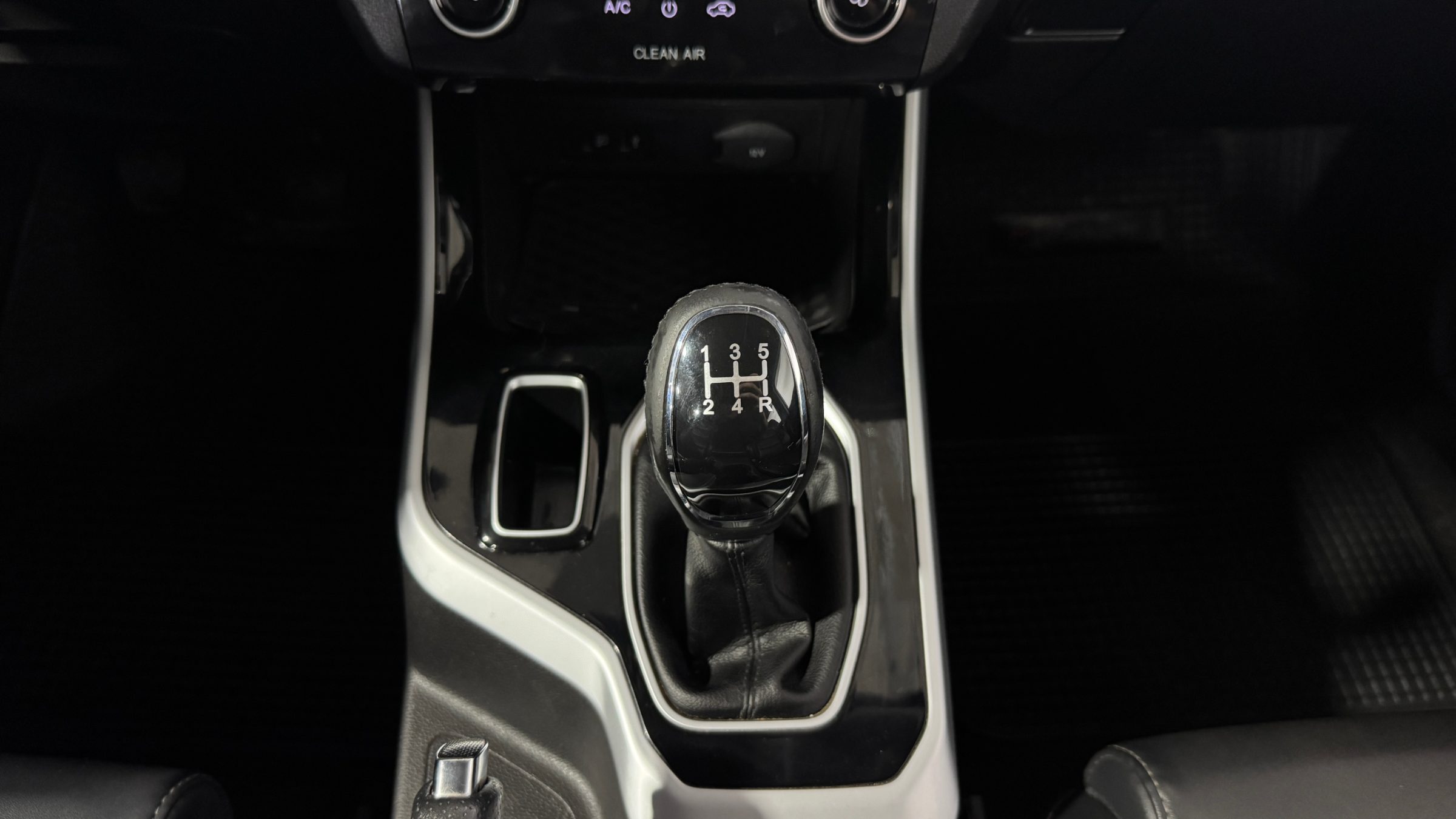 Chery Tiggo 3 — foto 16 de 22