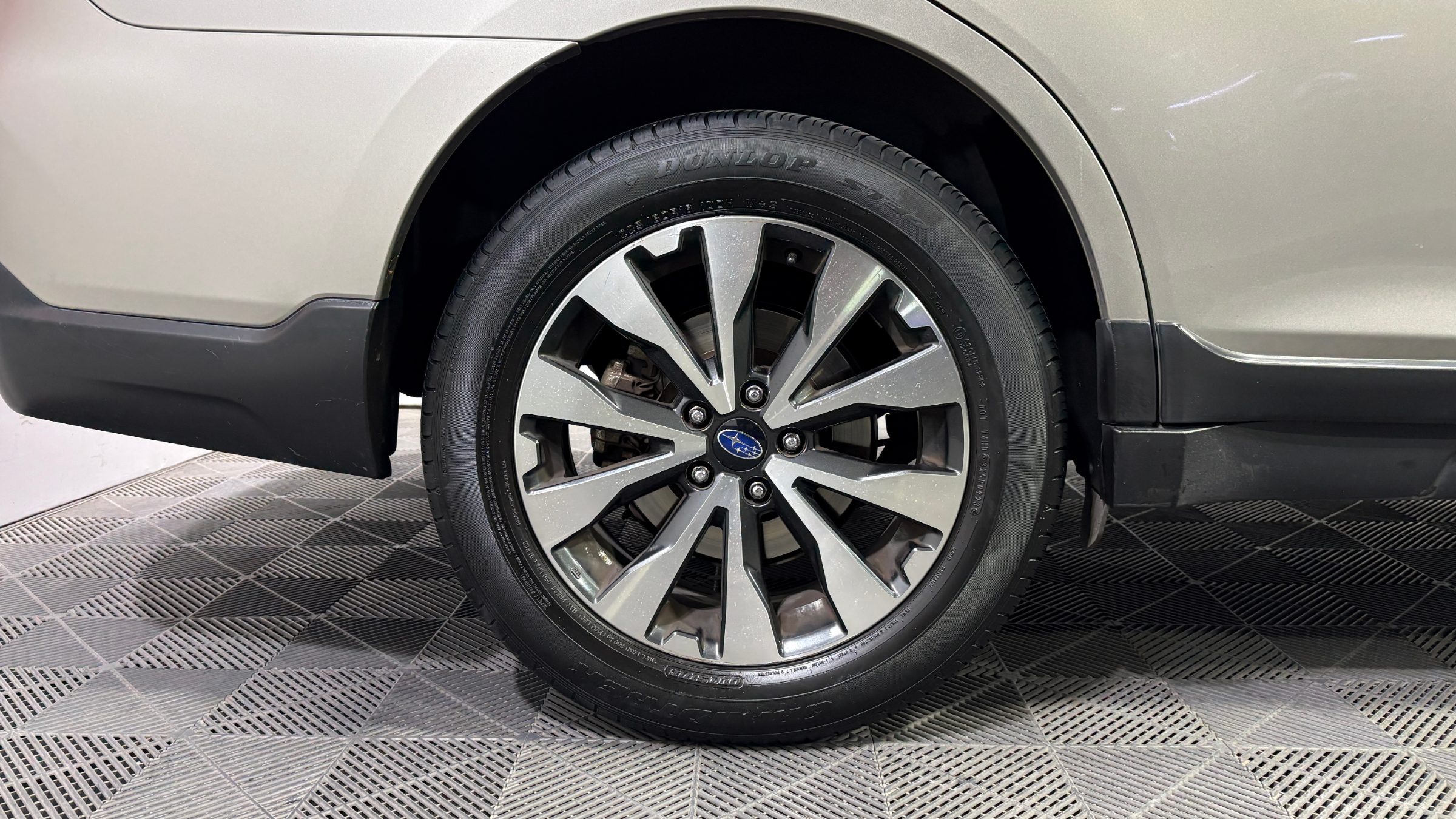 Subaru Outback — foto 19 de 22