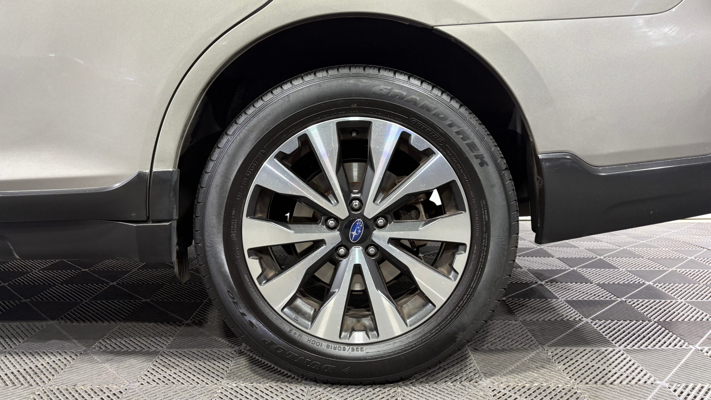 Subaru Outback — foto 22 de 22