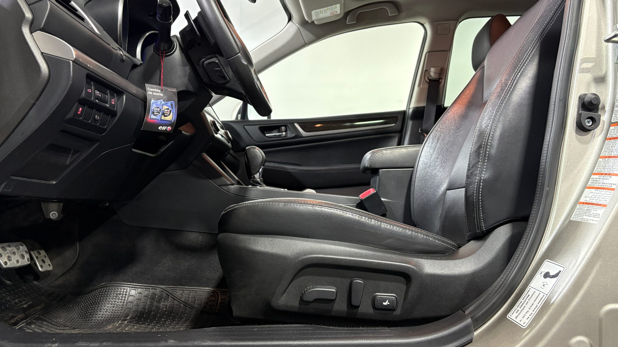 Subaru Outback — foto 10 de 22
