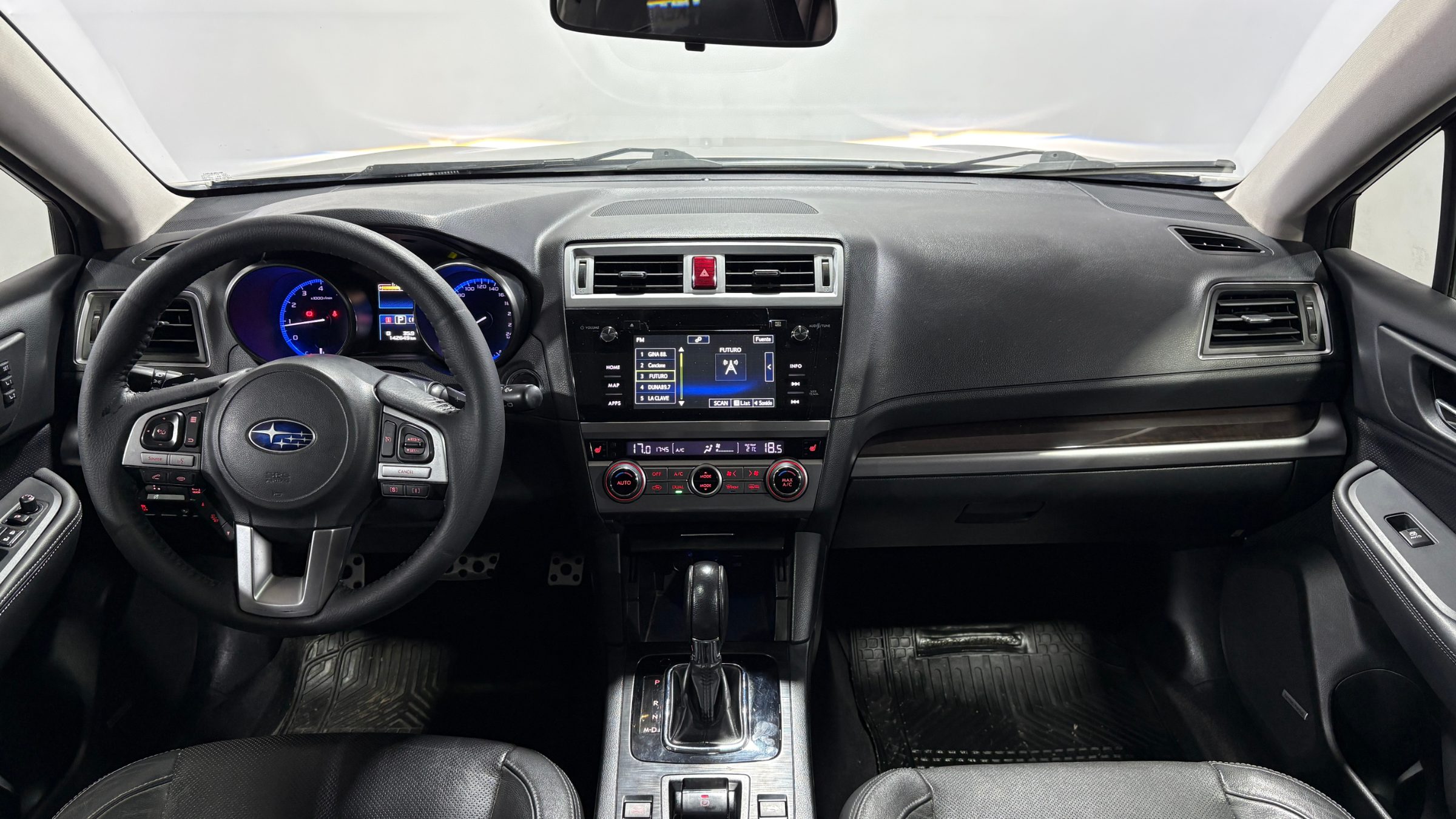 Subaru Outback — foto 12 de 22