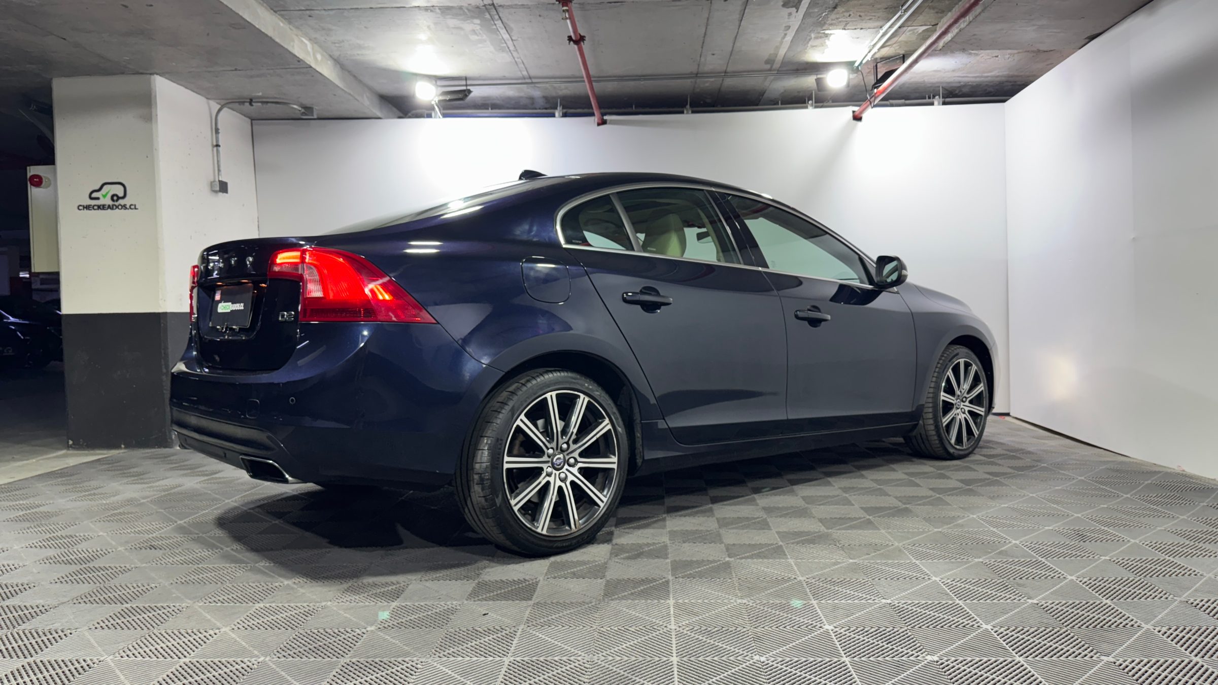 Volvo S60 — foto 7 de 23