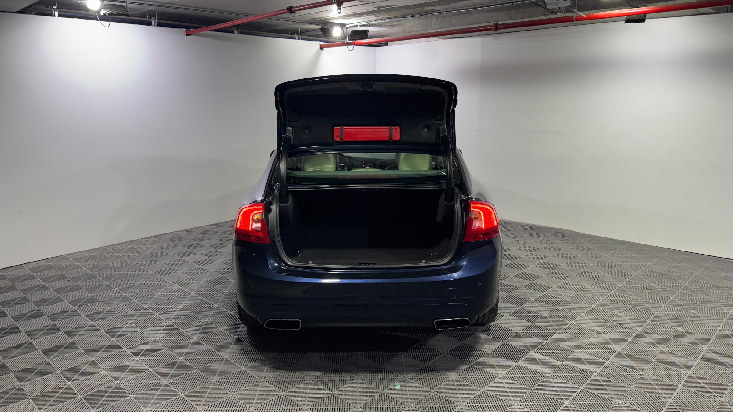 Volvo S60 — foto 9 de 23