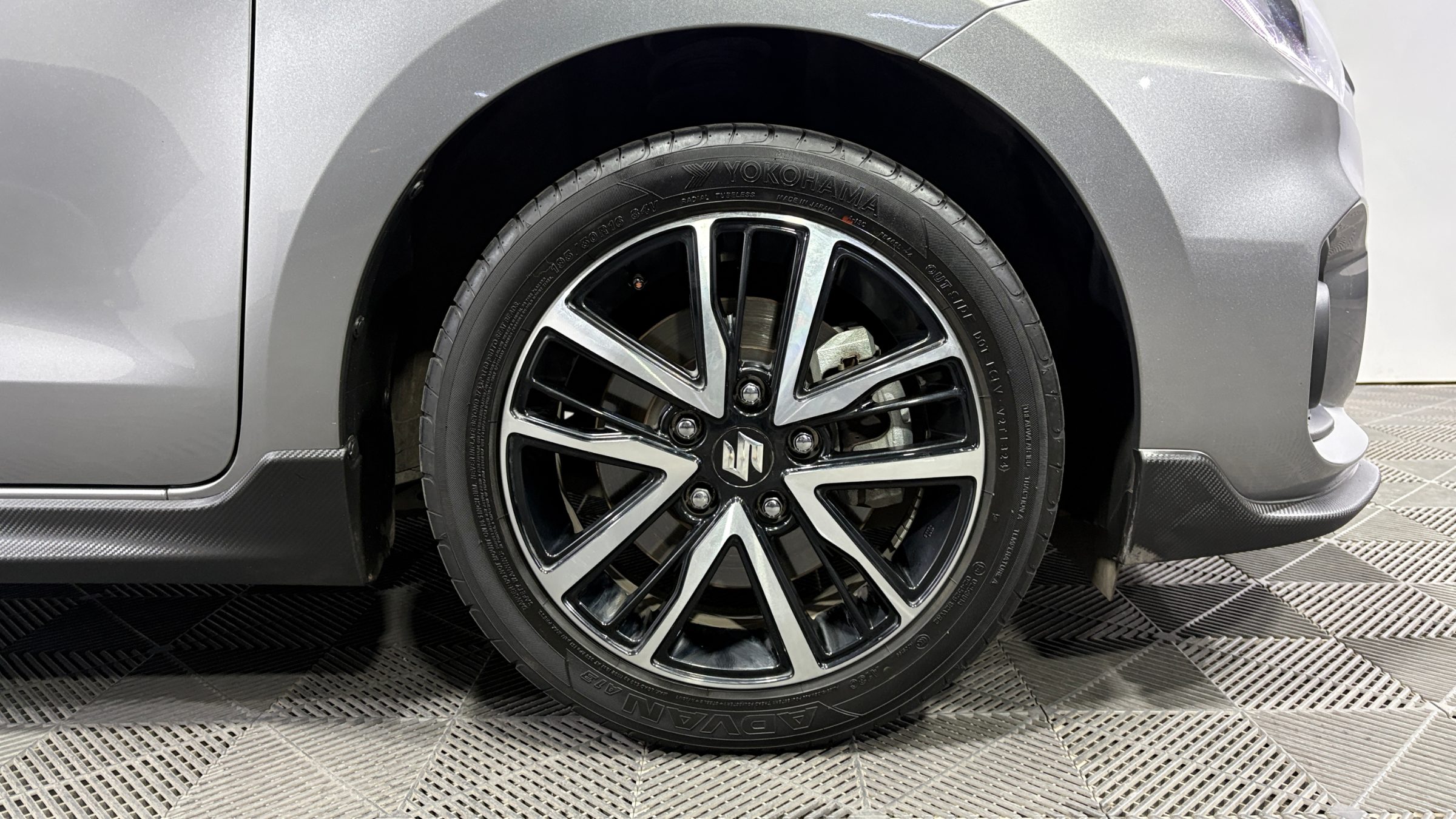 Suzuki Swift — foto 22 de 22