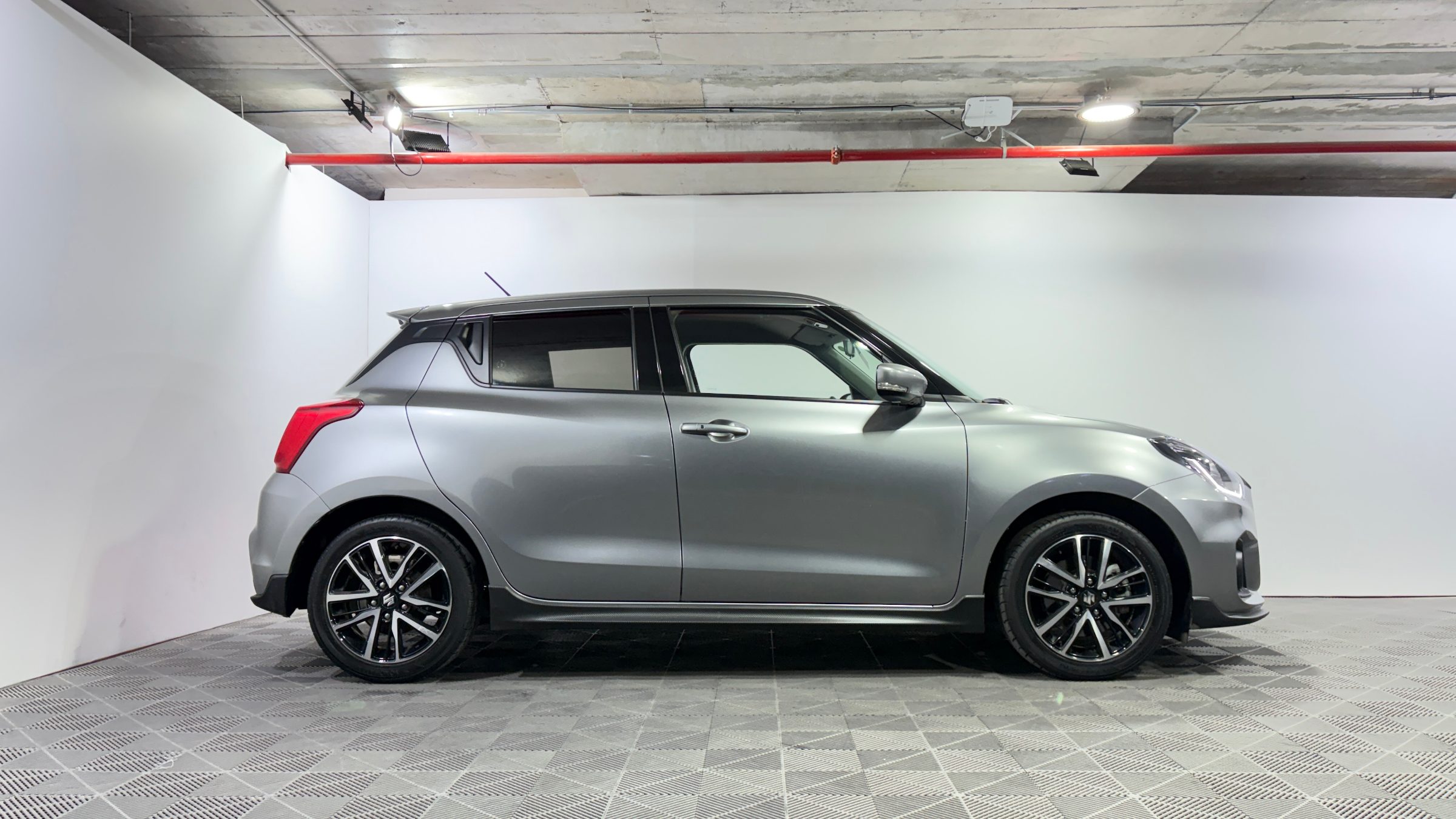 Suzuki Swift — foto 6 de 22