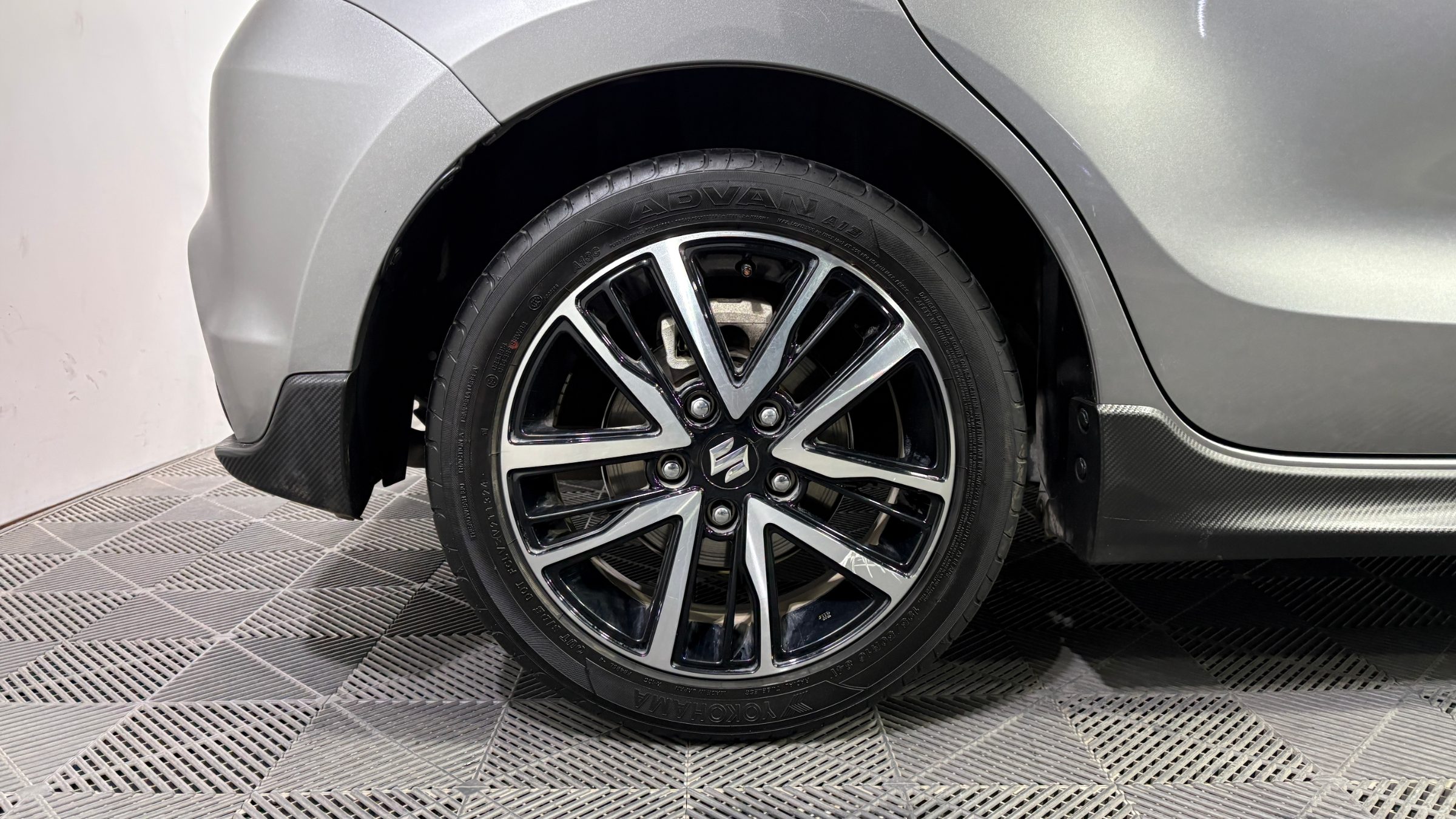 Suzuki Swift — foto 21 de 22