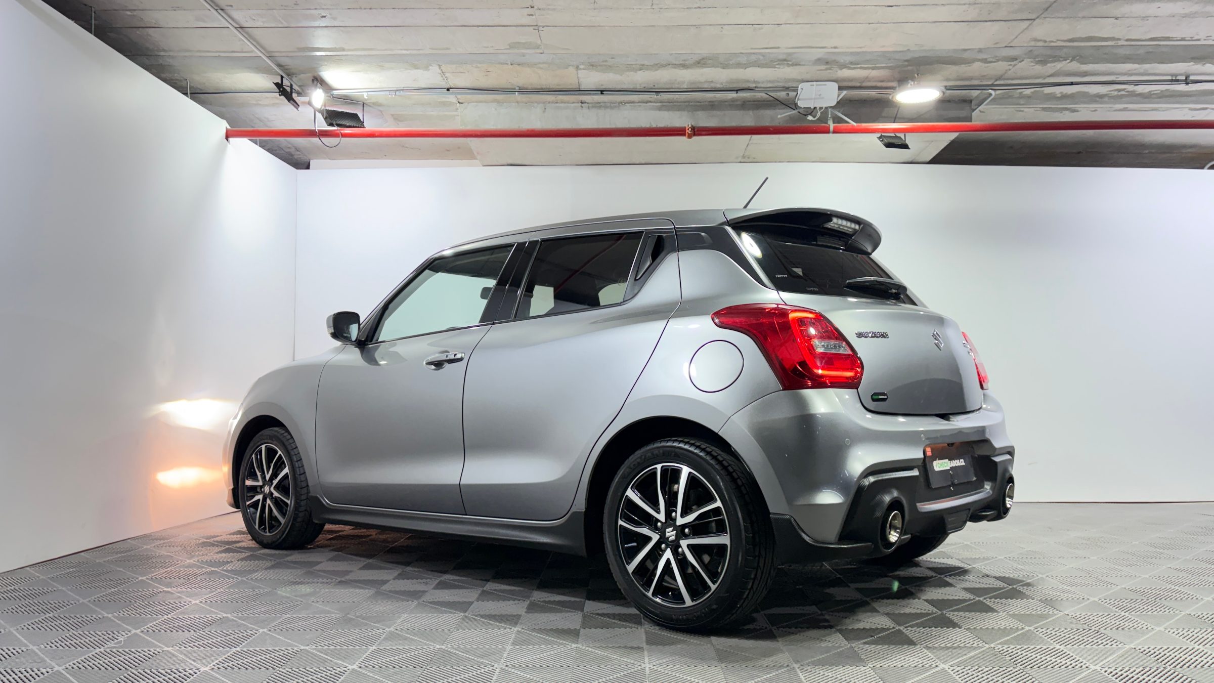 Suzuki Swift — foto 5 de 22