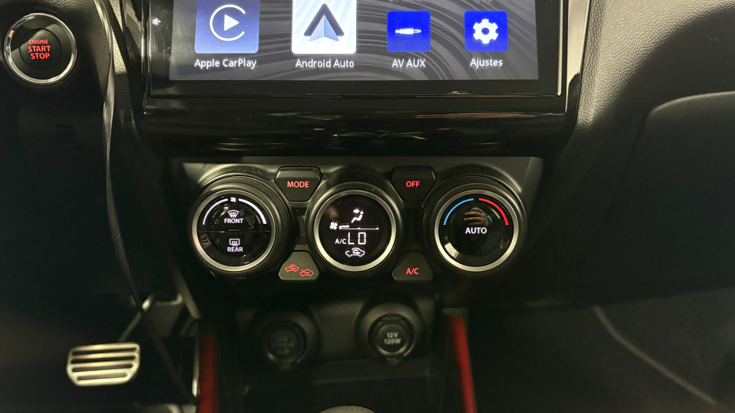 Suzuki Swift — foto 17 de 22