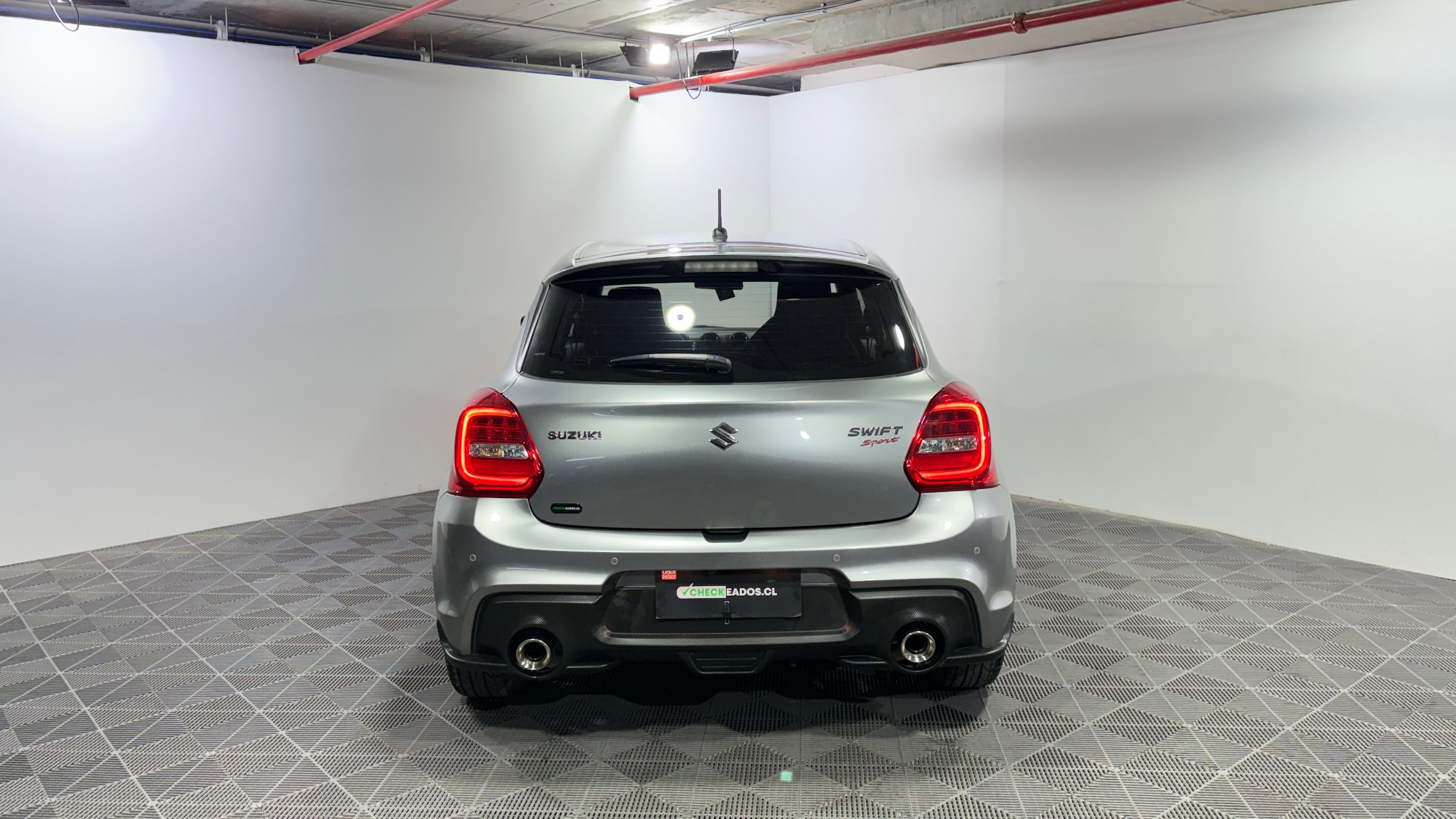 Suzuki Swift — foto 8 de 22