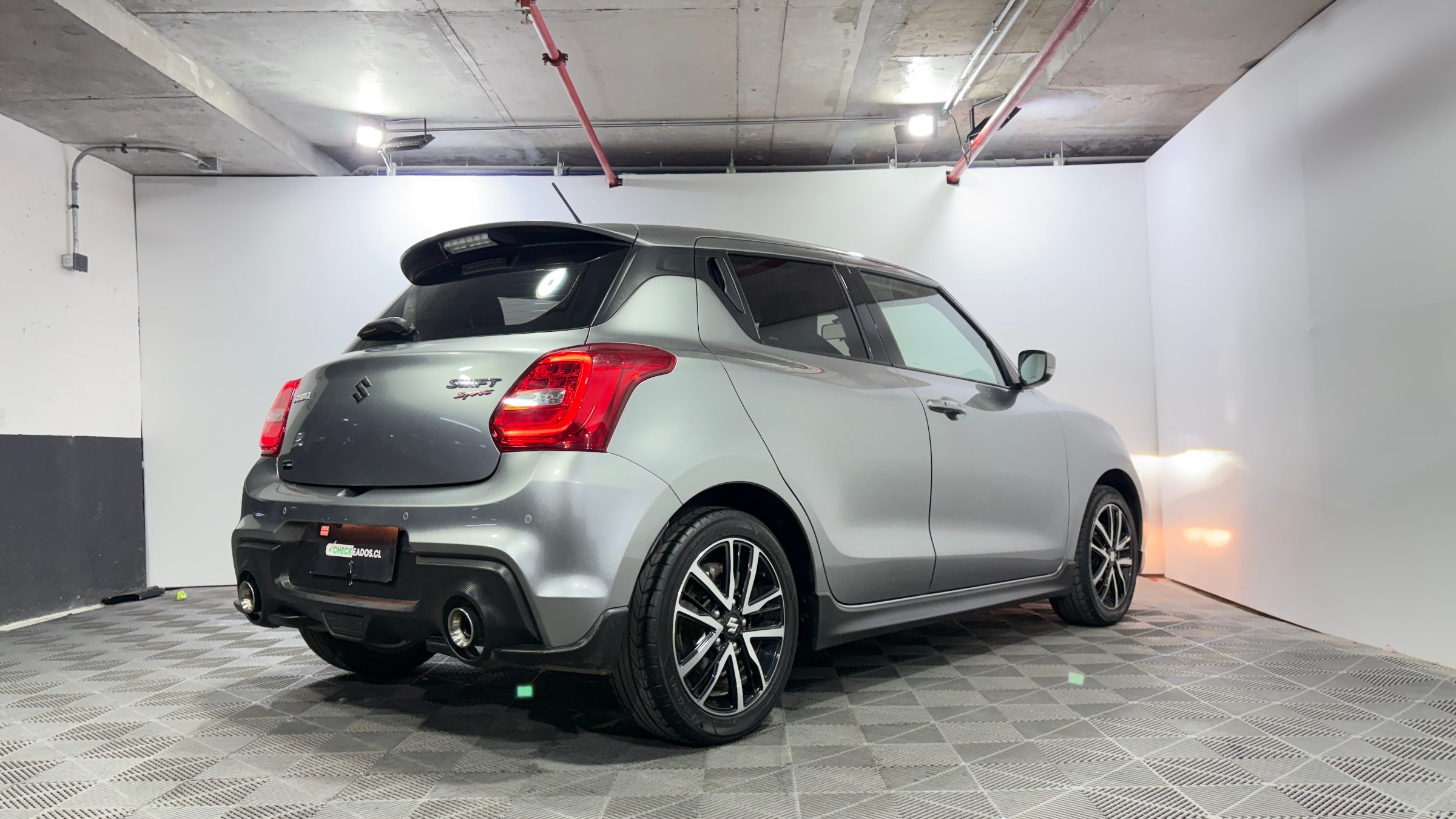 Suzuki Swift — foto 7 de 22