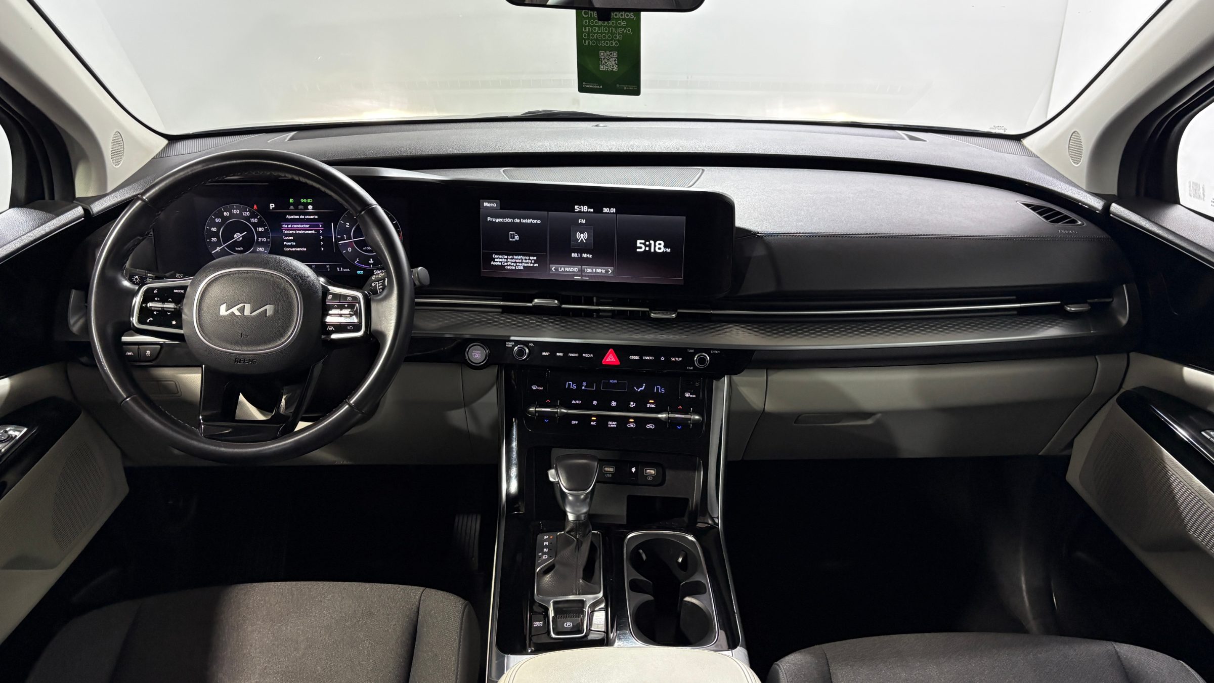 KIA Carnival — foto 13 de 23
