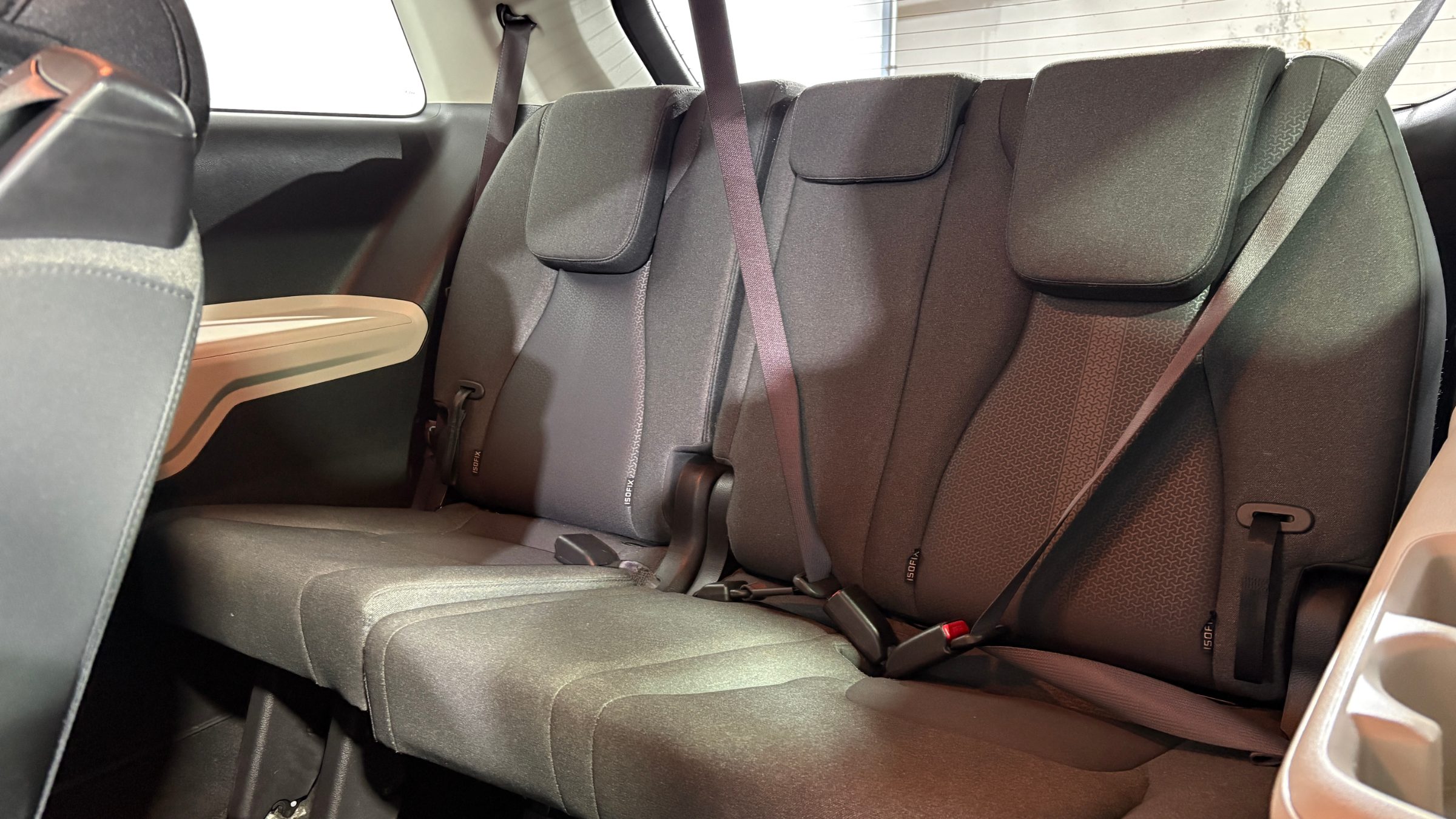 KIA Carnival — foto 12 de 23