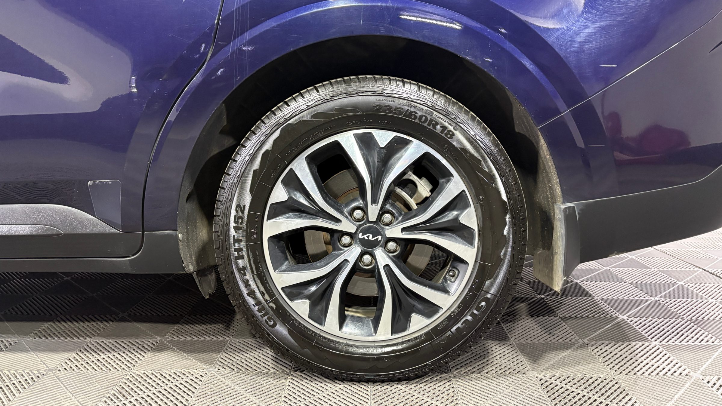 KIA Carnival — foto 23 de 23