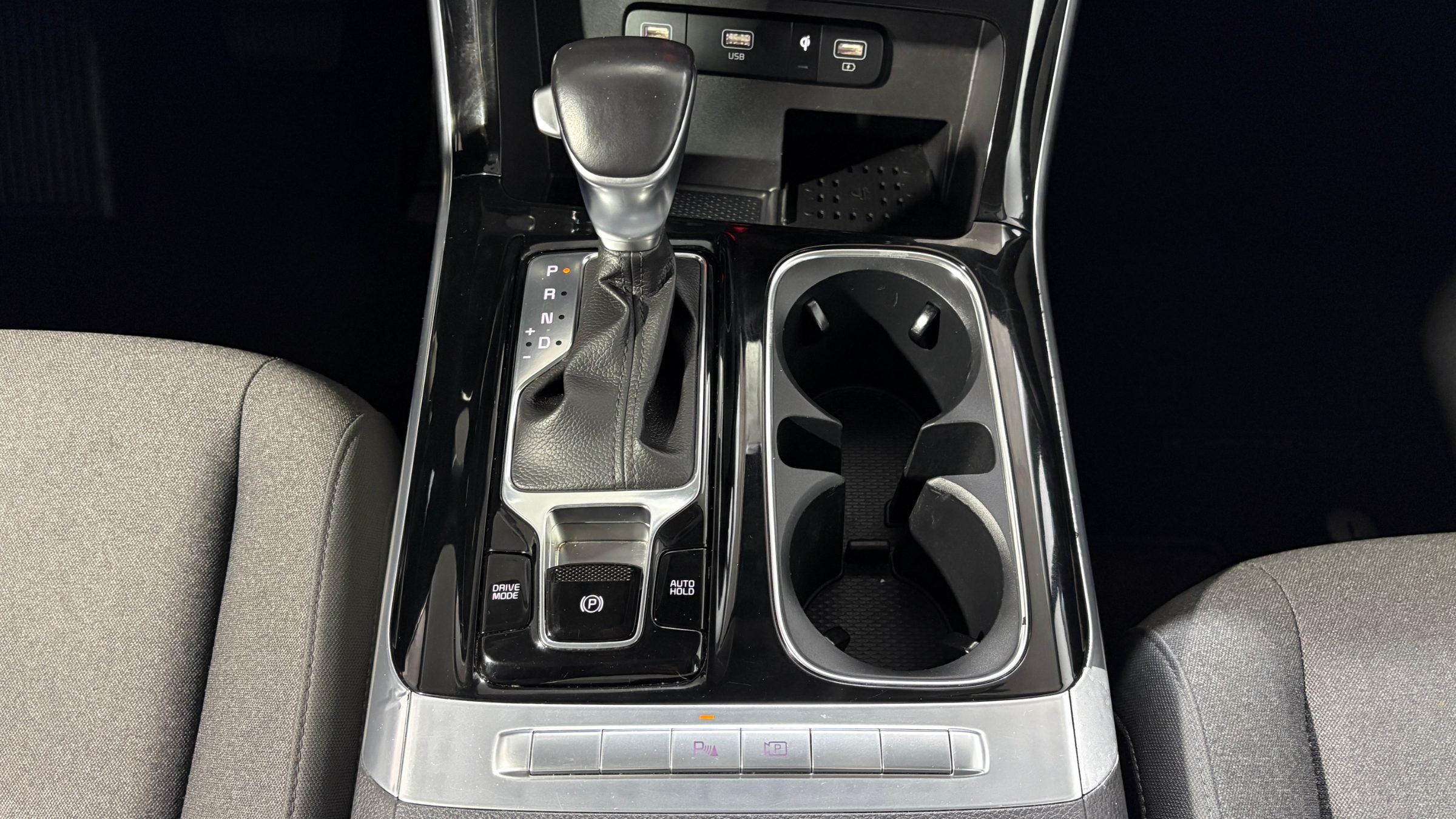 KIA Carnival — foto 17 de 23