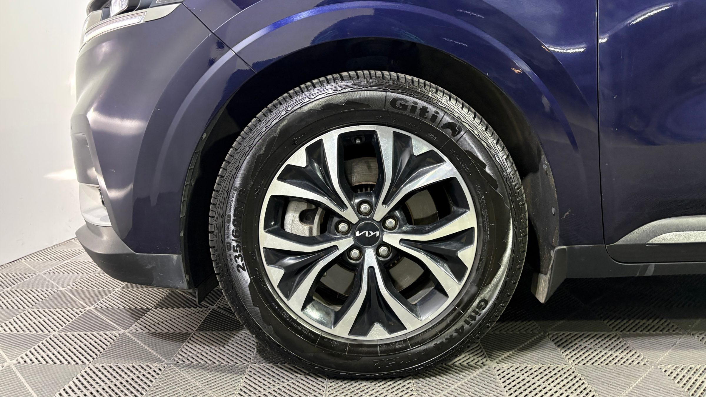 KIA Carnival — foto 22 de 23