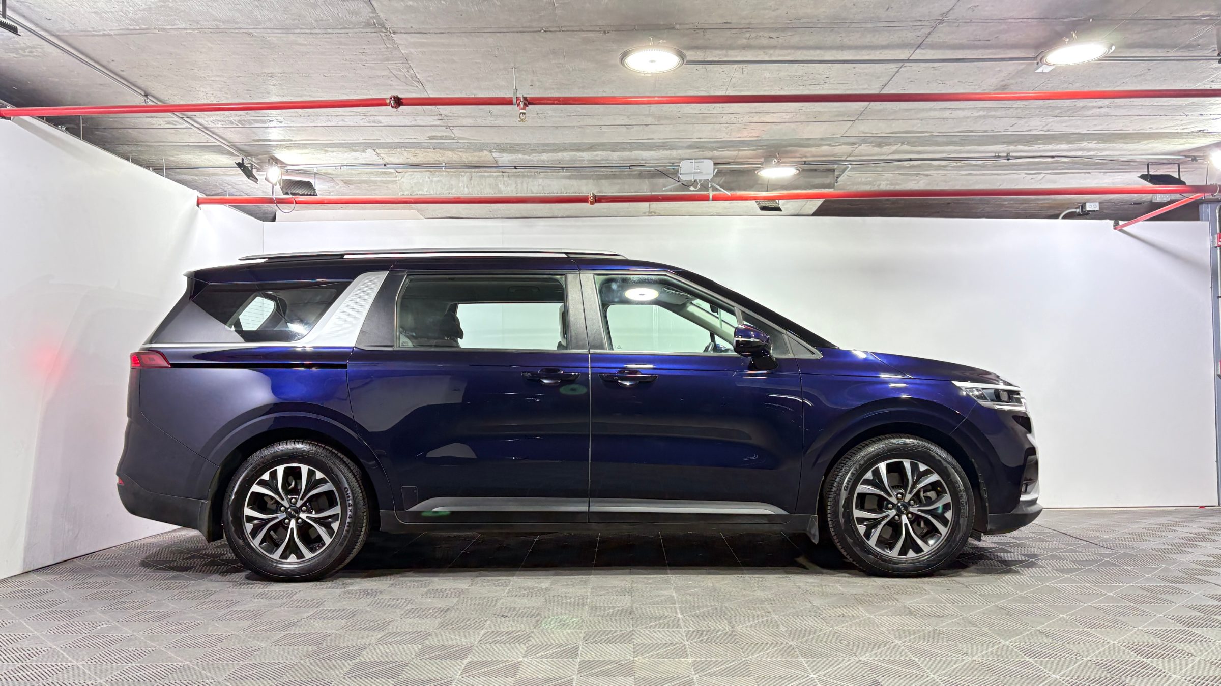 KIA Carnival — foto 6 de 23