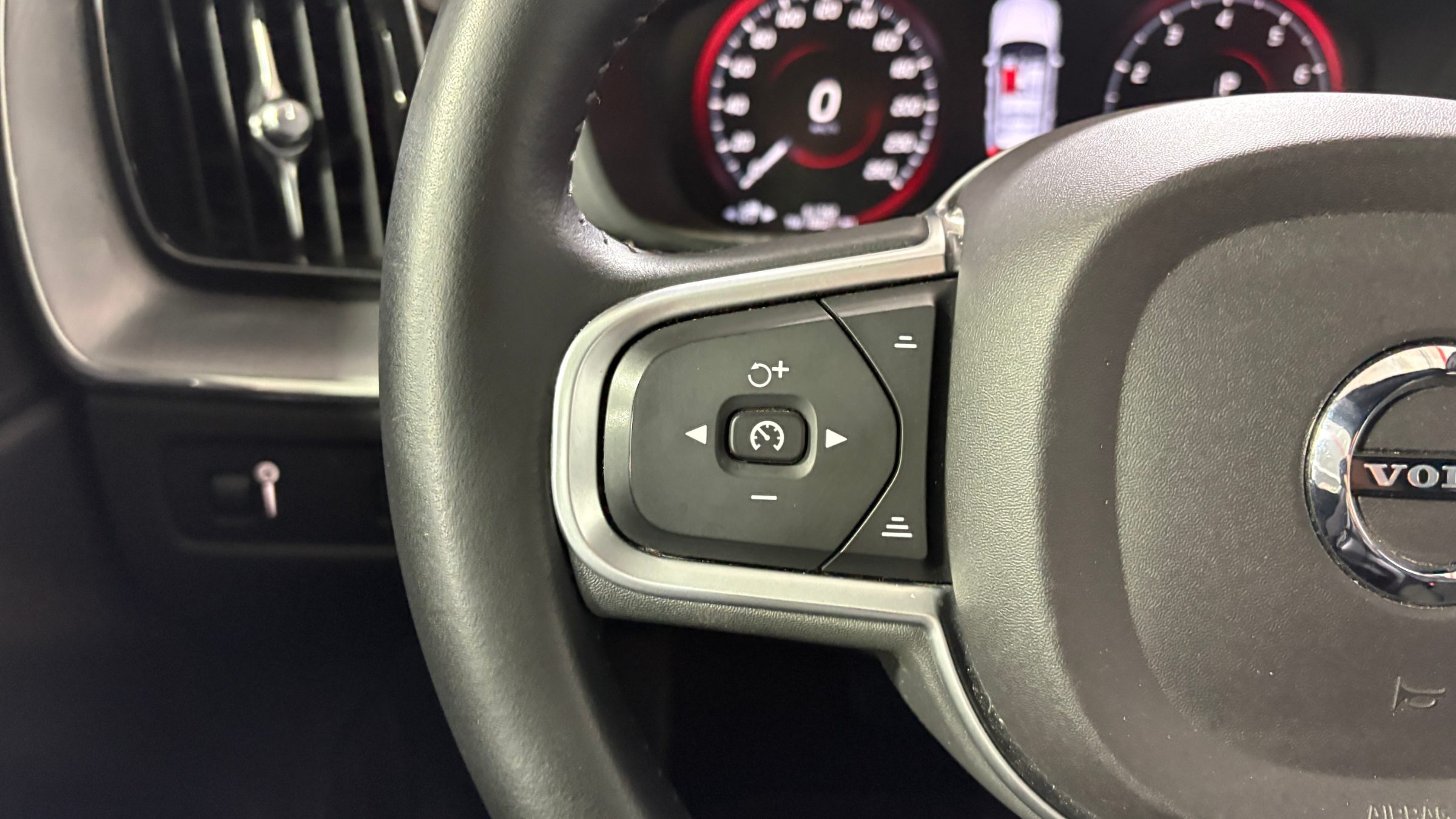 Volvo XC60 — foto 14 de 21
