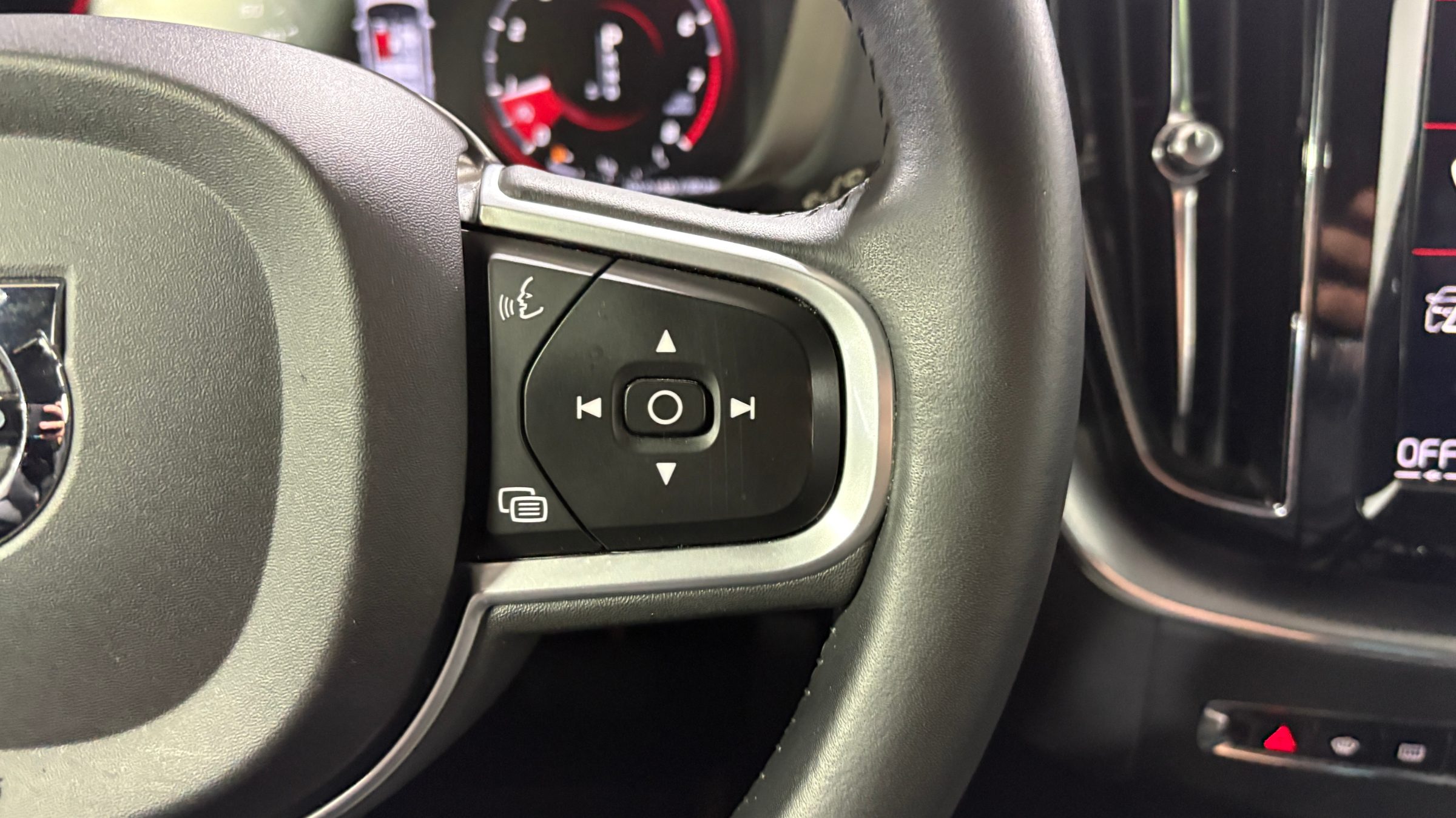 Volvo XC60 — foto 15 de 21