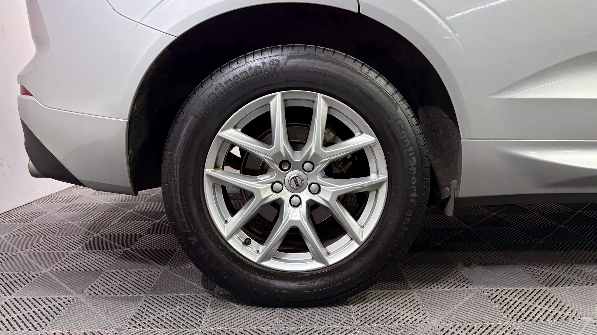 Volvo XC60 — foto 18 de 21