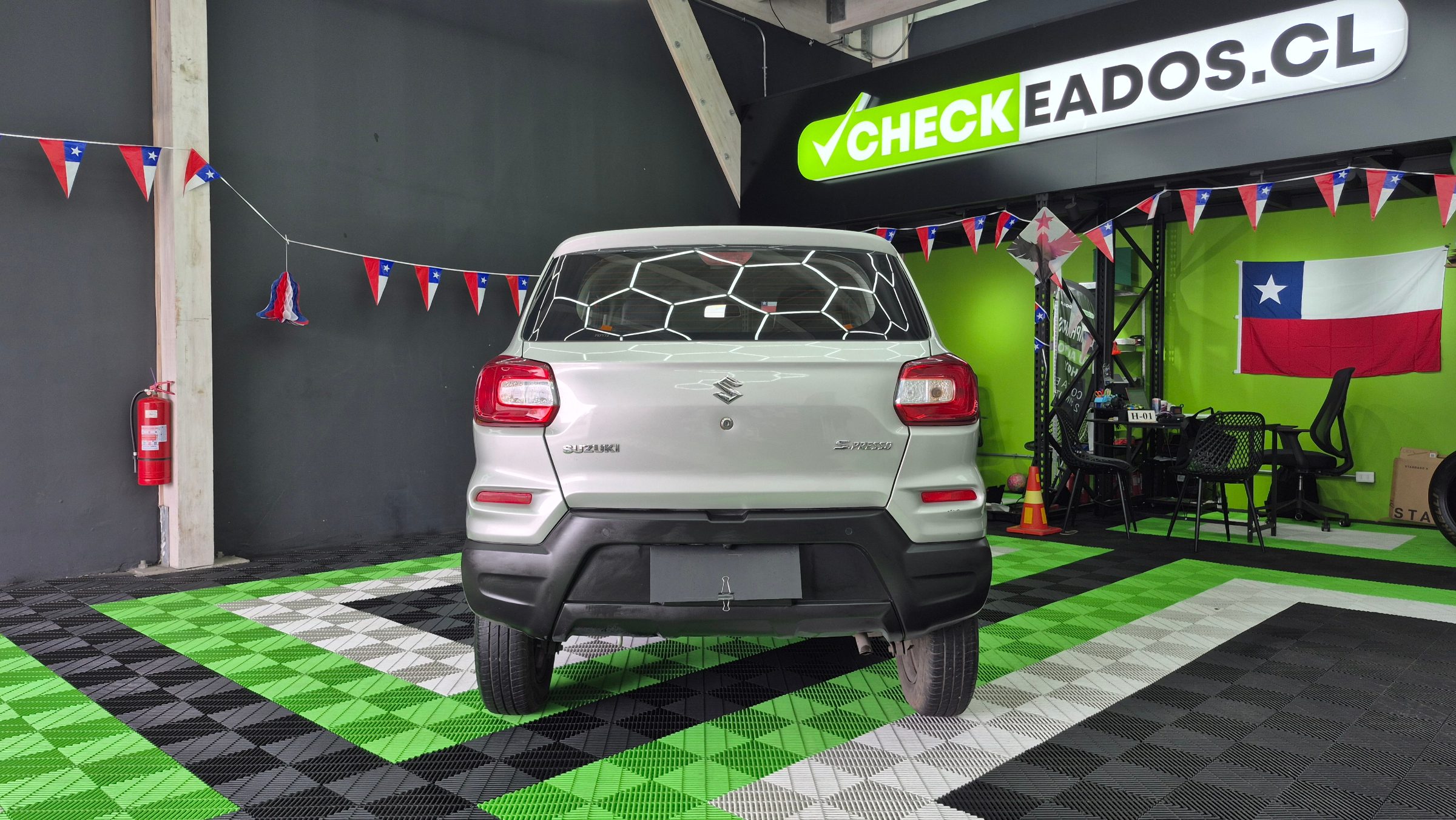 Suzuki S-Presso — foto 8 de 20