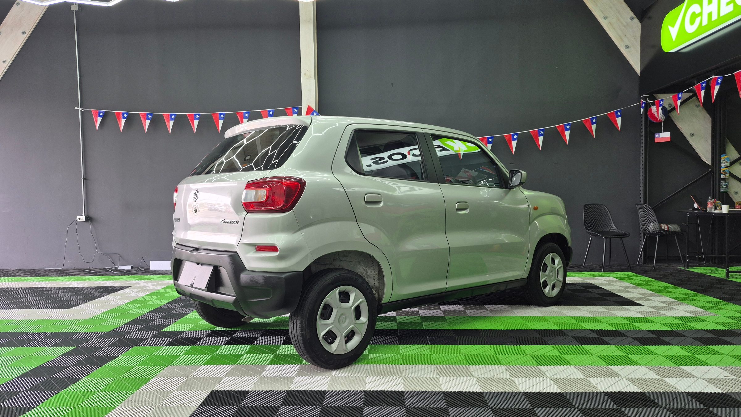 Suzuki S-Presso — foto 7 de 20