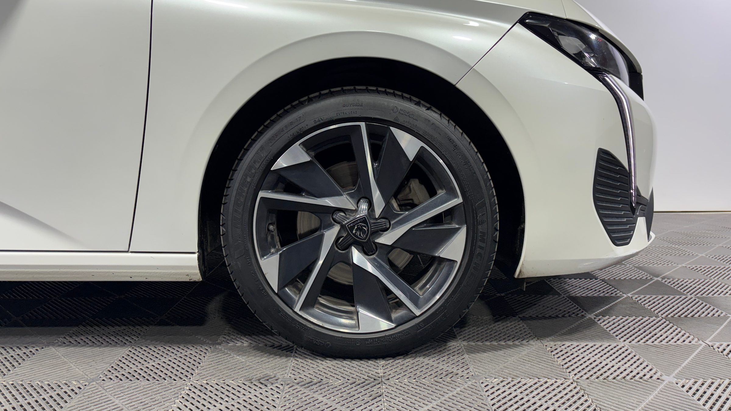 Peugeot 308 — foto 19 de 21