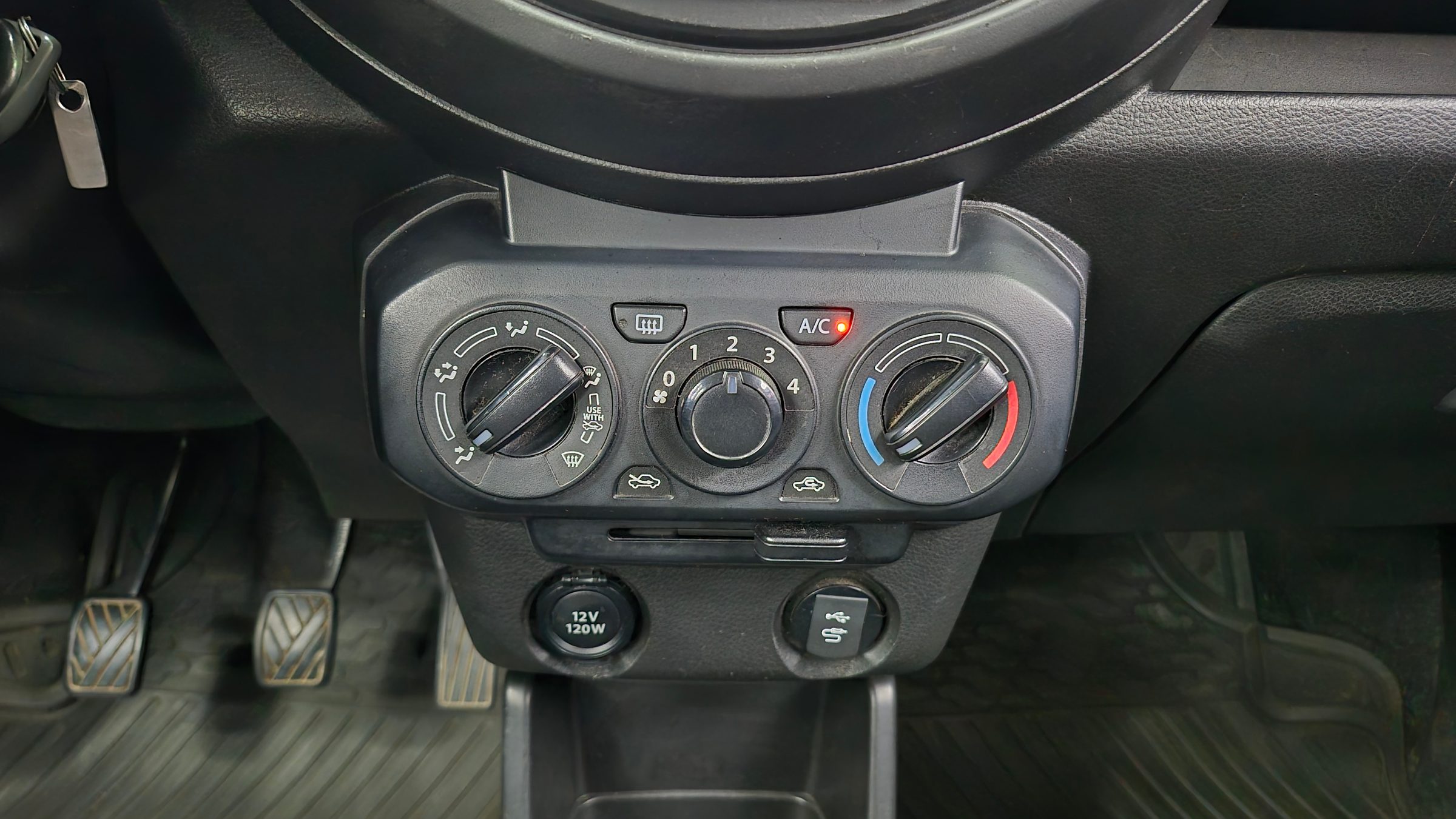 Suzuki S-Presso — foto 15 de 20