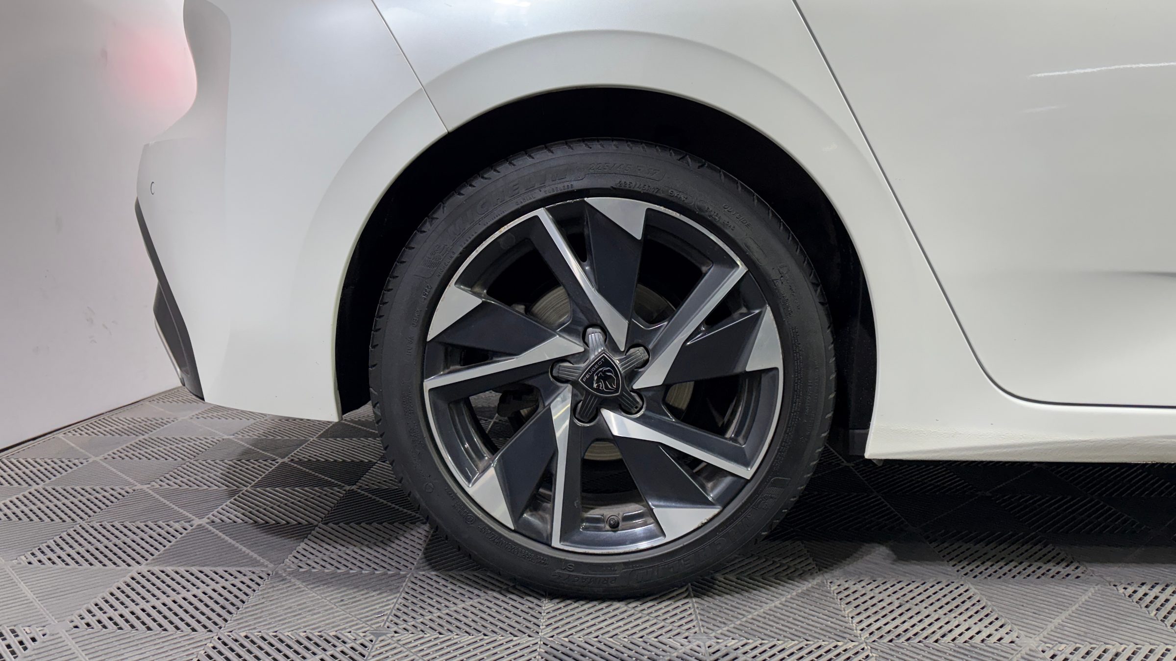 Peugeot 308 — foto 18 de 21