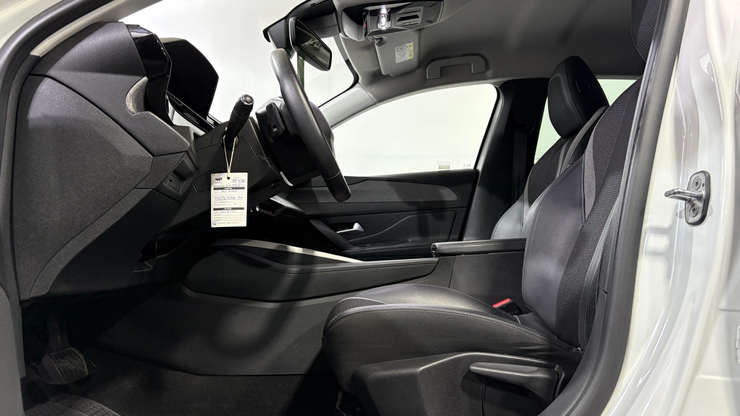 Peugeot 308 — foto 10 de 21