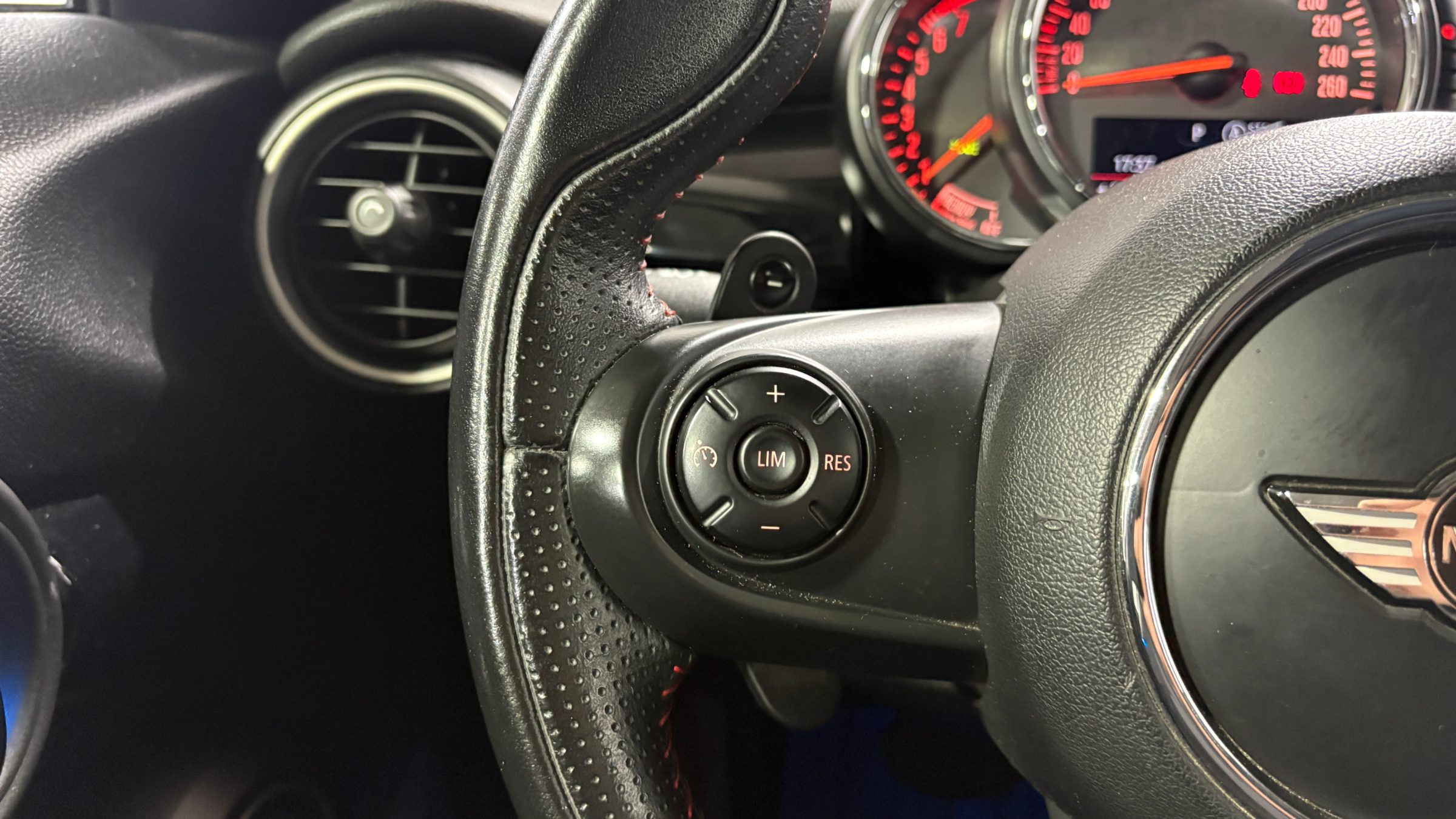 MINI Cooper S — foto 14 de 22